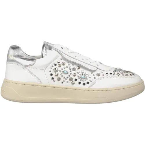 Studded Leather Sneakers , female, Sizes: 6 UK, 9 UK, 5 UK, 8 UK, 7 UK, 3 UK, 4 UK - Alma en Pena - Modalova