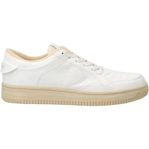 Eco-Friendly Lyon Low Top Sneakers , male, Sizes: 7 UK - Philippe Model - Modalova