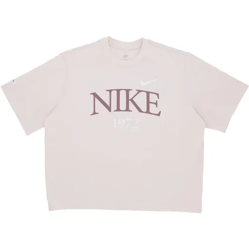 Klassisches Boxy Tee Lt Orewood Braun , Damen, Größe: M - Nike - Modalova