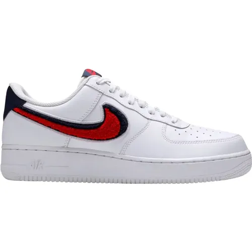 Limited Edition 3D Chenille Swoosh Sneaker , male, Sizes: 6 1/2 UK, 10 UK, 7 UK, 9 UK, 11 1/2 UK, 8 UK - Nike - Modalova