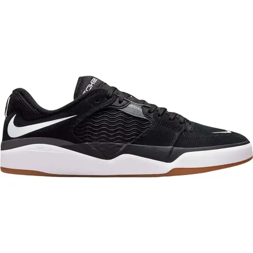 Limited Edition Ishod Wair Dark , male, Sizes: 15 1/2 UK, 5 UK, 10 UK, 2 UK, 3 1/2 UK, 4 UK, 9 UK, 10 1/2 UK, 14 1/2 UK, 7 UK, 6 1/2 UK, 6 UK, 13 1/2 - Nike - Modalova