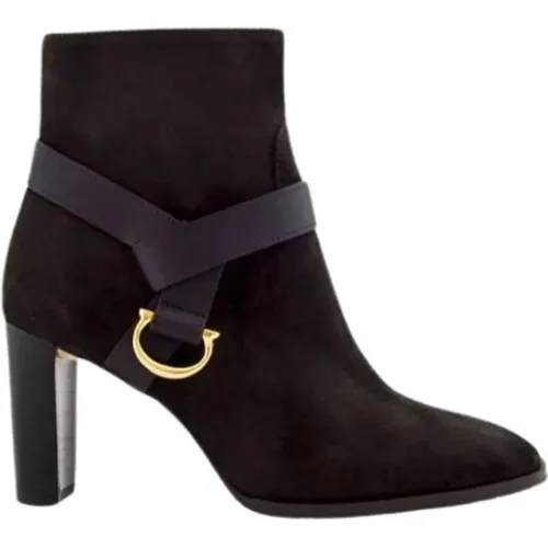 Suede Ankle Boots with Gold Buckle , female, Sizes: 5 UK - Carolina Herrera - Modalova