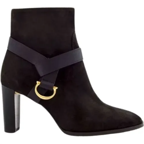 Suede Ankle Boots with Gold Buckle , female, Sizes: 5 UK, 6 UK - Carolina Herrera - Modalova