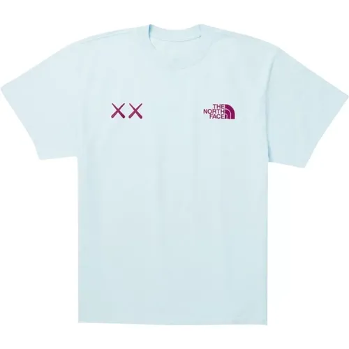 Limitierte Auflage Tee Hellblau/Lila , Herren, Größe: XS - Kaws - Modalova