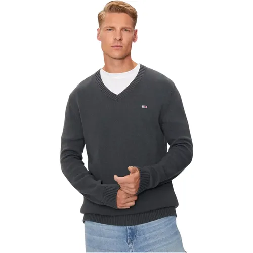 Grey V-Neck Sweater , male, Sizes: M - Tommy Hilfiger - Modalova