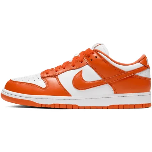 Blaze Dunk Low SP Sneakers , Herren, Größe: 35 1/2 EU - Nike - Modalova