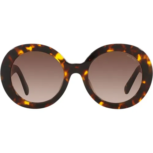 Runde Sonnenbrille mit braunen Verlaufsgläsern und goldenem Logo - Miu Miu - Modalova