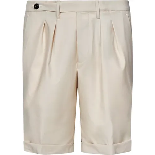 Cream Wool Blend Tailored Shorts , male, Sizes: W40, W36, W32, W30, W34, W31, W38 - Michael Coal - Modalova