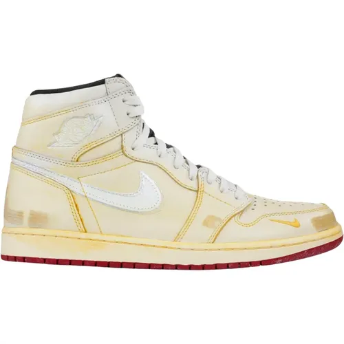 Limited Edition Air Jordan 1 Retro , male, Sizes: 8 UK, 8 1/2 UK, 14 1/2 UK, 11 UK, 6 1/2 UK, 10 UK, 10 1/2 UK, 12 UK, 7 UK, 11 1/2 UK, 13 UK, 9 UK, 6 - Nike - Modalova