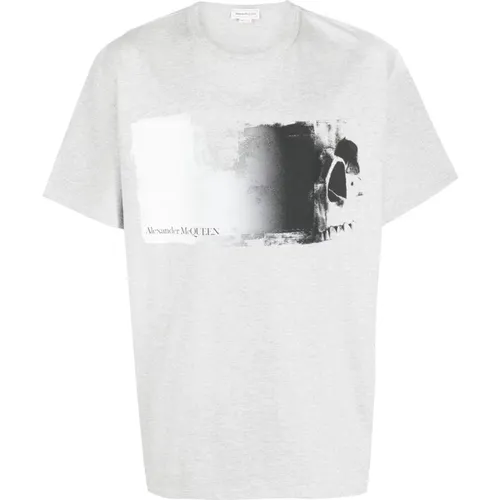 T-Shirt mit Grafik-Print und Rundhalsausschnitt in Grau , Herren, Größe: S - alexander mcqueen - Modalova