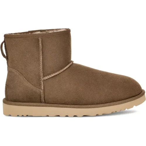 Classic Mini Boots , male, Sizes: 6 UK, 7 UK - Ugg - Modalova