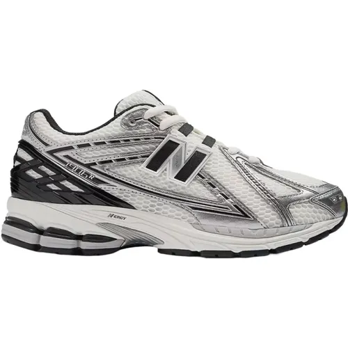 Sneakers -Silver-Black Unisex Style , male, Sizes: 8 UK, 10 UK, 9 UK - New Balance - Modalova