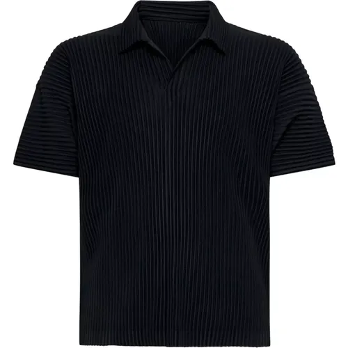 T-shirts and Polos , male, Sizes: M - Issey Miyake - Modalova