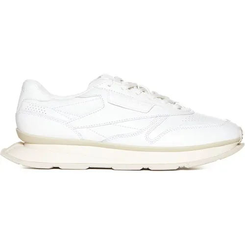 Classic Leather Sneakers Limited Edition , male, Sizes: 9 UK, 7 UK, 10 1/2 UK, 9 1/2 UK, 8 UK, 8 1/2 UK, 6 1/2 UK, 7 1/2 UK - Reebok - Modalova