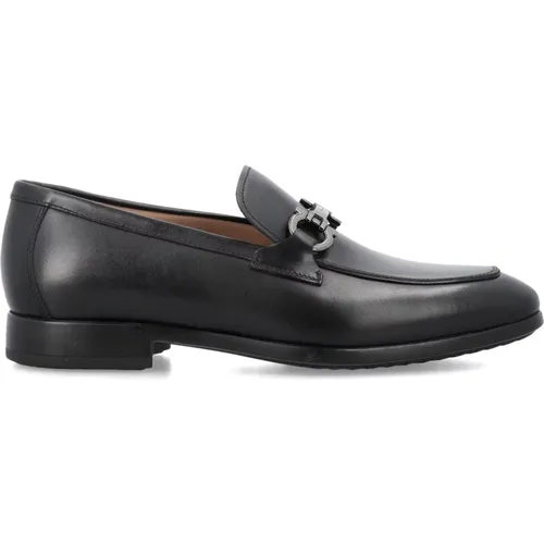 Schwarze Geschlossene Schuhe Aw23, Zeitloser Stil Penny Loafers , Herren, Größe: 39 1/2 EU - Salvatore Ferragamo - Modalova