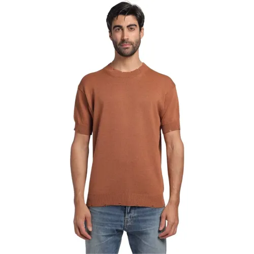 Half Sleeve Crew Neck Shirt with Distressed Details , male, Sizes: M, S - Amaránto - Modalova