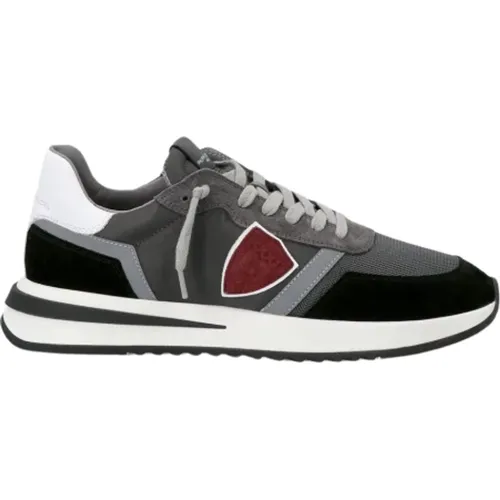 Urban Sneakers with Suede Details , male, Sizes: 8 UK, 7 UK - Philippe Model - Modalova