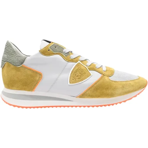 Neon Mustard Low Top Sneakers , male, Sizes: 7 UK, 8 UK, 10 UK, 9 UK - Philippe Model - Modalova