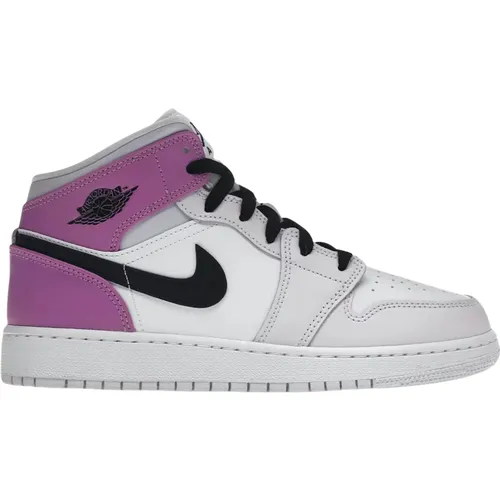 Limited Edition Barely Grape Air Jordan 1 , male, Sizes: 4 1/2 UK, 5 UK, 2 UK, 2 1/2 UK, 1 1/2 UK, 3 1/2 UK, 6 UK, 4 UK - Nike - Modalova