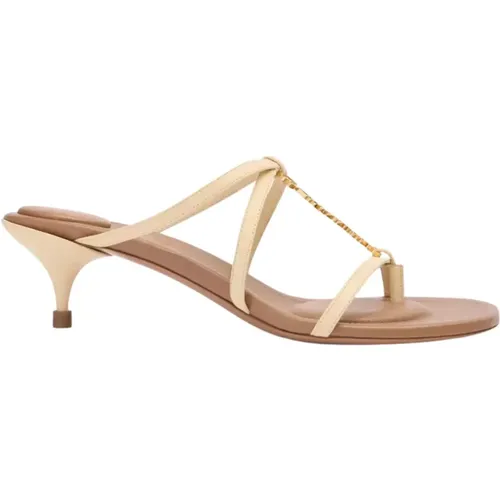 Cremefarbene Sandalen mit Goldlogo - Jacquemus - Modalova