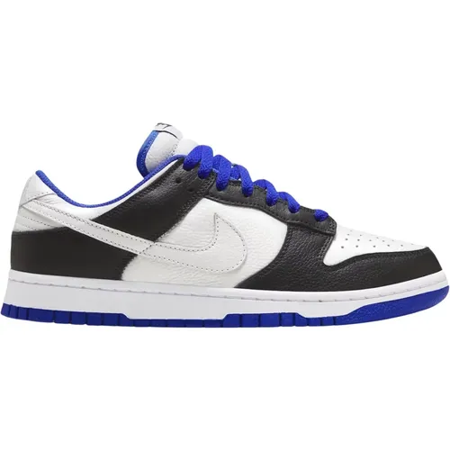 Limited Edition White Royal Dunk , male, Sizes: 4 UK, 2 1/2 UK, 9 UK, 7 UK, 6 1/2 UK, 8 UK, 8 1/2 UK, 2 UK, 12 UK, 10 1/2 UK, 3 1/2 UK, 10 UK, 11 UK, - Nike - Modalova