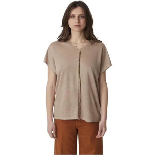 Damen V-Ausschnitt T-Shirt , Damen, Größe: M - Alpha Studio - Modalova