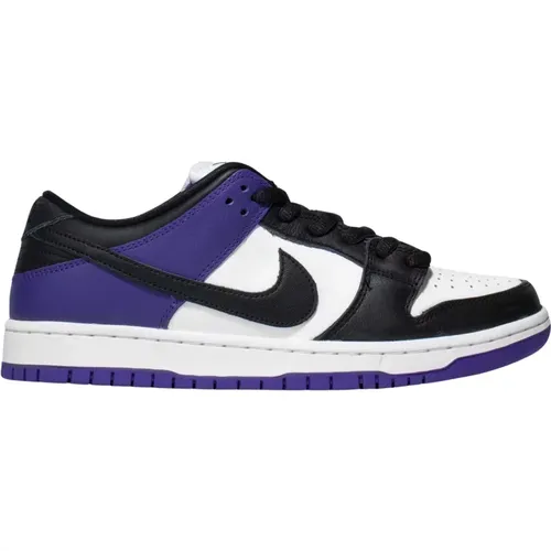 Limited Edition Dunk Low Court Purple , male, Sizes: 11 UK, 5 UK, 6 UK, 12 UK, 8 1/2 UK, 7 UK, 6 1/2 UK - Nike - Modalova