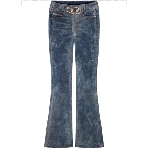 Bootcut Jeans Blau mit Kristallverzierung - Diesel - Modalova