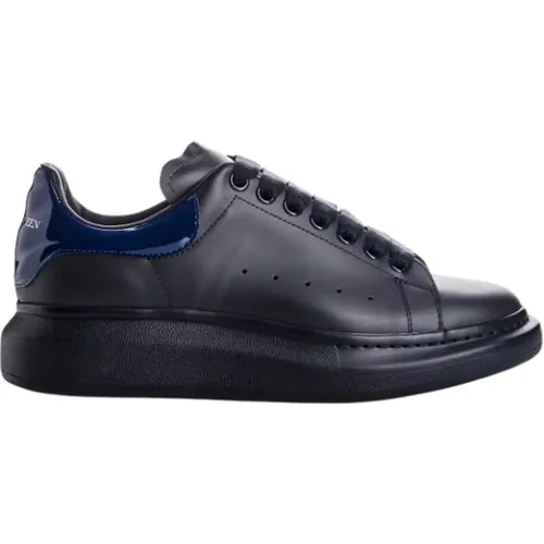 Classic Leather Oversize Lace-up Sneakers , male, Sizes: 7 UK - alexander mcqueen - Modalova