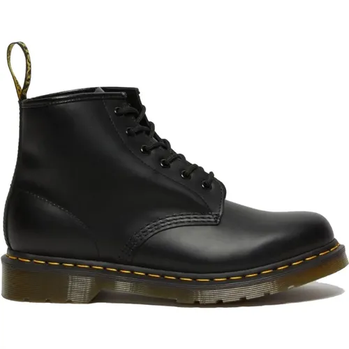 Smooth Boots - Classic Docs with Yellow Stitching , male, Sizes: 5 UK, 10 UK, 4 UK, 9 UK, 6 UK - Dr. Martens - Modalova