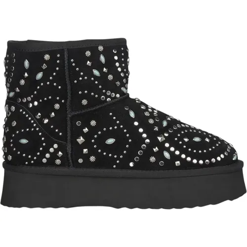 Fur bootie with studs , female, Sizes: 7 UK, 8 UK, 4 UK, 6 UK, 3 UK, 5 UK, 9 UK - Alma en Pena - Modalova