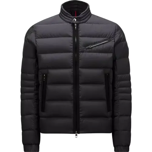 Short Down Jacket with Slim Design , male, Sizes: M, 2XL, 3XL, L, XL, 4XL - Moncler - Modalova