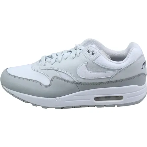 Hellrauchgrau Air Max 1 LX , Herren, Größe: 45 1/2 EU - Nike - Modalova