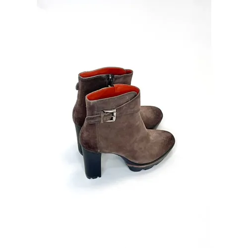 Chic Suede Heeled Booties , female, Sizes: 5 1/2 UK, 7 UK - Santoni - Modalova