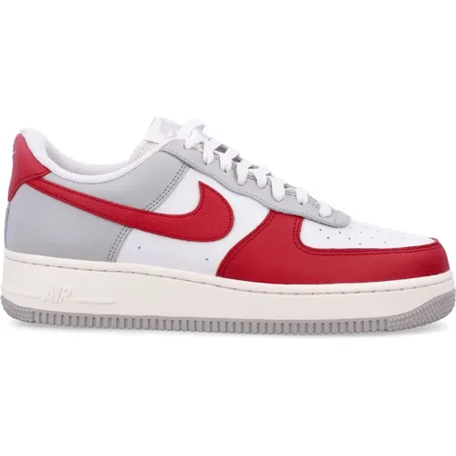 Air Force 1 '07 LV8 Sneakers , male, Sizes: 6 UK, 10 1/2 UK, 5 1/2 UK, 5 UK, 6 1/2 UK, 8 UK, 7 1/2 UK, 11 UK - Nike - Modalova