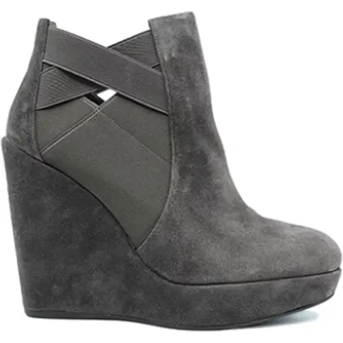 Suede Women`s Bootie , female, Sizes: 7 UK - Stuart Weitzman - Modalova