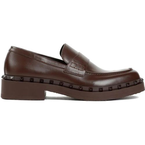 Loafers & Ballerinas - Fondant Brown Leather Rockstud Loafer - Gr. 42 (EU) - in - für Damen - Valentino - Modalova