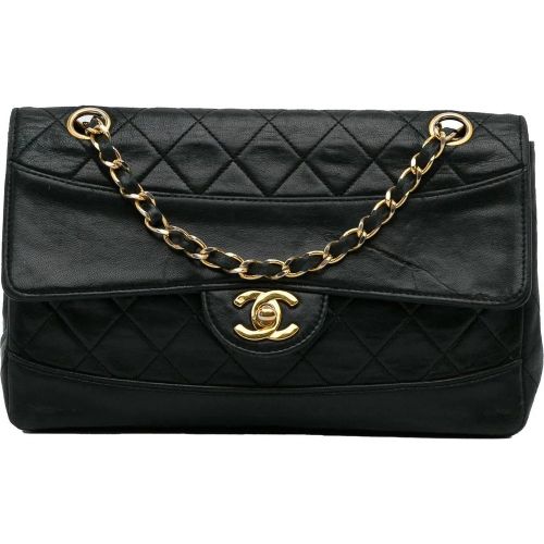 Hobo Bags - Quilted Lambskin Shoulder Bag - Gr. unisize - in - für Damen - Chanel - Modalova