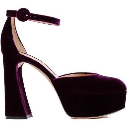 Sandalen & Sandaletten - Purple Velvet Platform Sandals - Gr. 40 (EU) - in - für Damen - Gianvito Rossi - Modalova