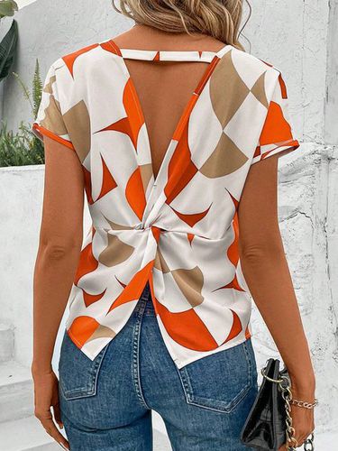Simple Abstract Graphic Shirt - Just Fashion Now - Modalova