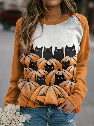 Women's Black Cats in the Pumpkin Print Sweatshirt - Just Fashion Now - Modalova