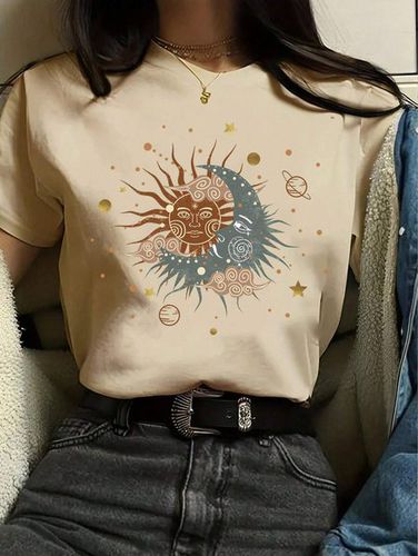 Sun And Moon Graphic Design T-Shirt - Modetalente - Modalova