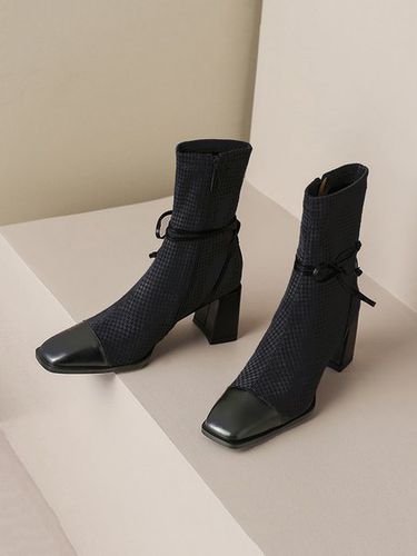 Vintage Houndstooth Square Toe Block Heel Boots - Modetalente - Modalova