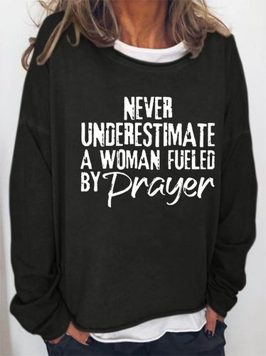 Never Underestimate A Woman Fueled By Prayer Women's Sweatshirt - Modetalente - Modalova