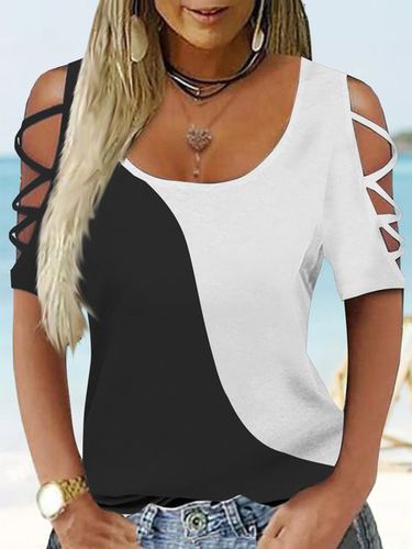 Black and white classic color contrast design sense off shoulder fit holiday top T-shirt - Just Fashion Now - Modalova