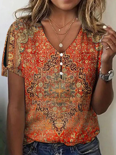 Ethnic Buckle Loose V Neck T-Shirt - Just Fashion Now - Modalova