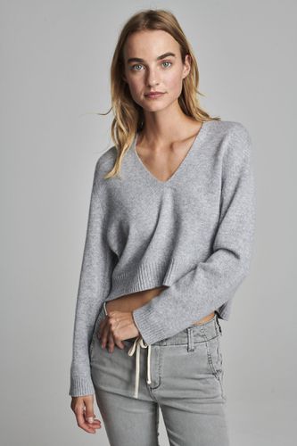 Cropped cashmere sweater with deep V-neck - REPEAT cashmere - Modalova