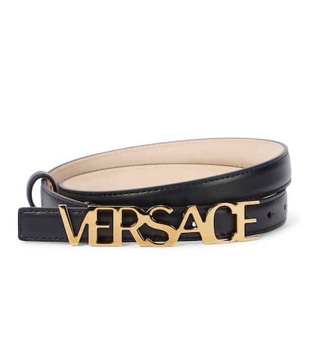 Versace Cinturón de piel con logo - Versace - Modalova