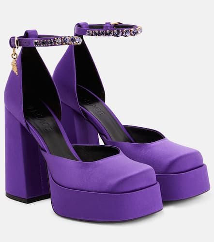 Medusa Aevitas satin platform pumps - Versace - Modalova