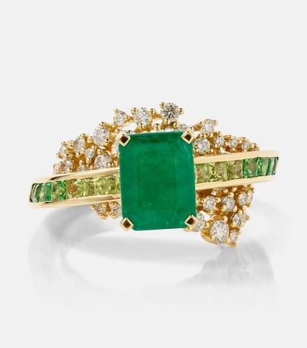 Ring Emerald Sphere aus 18kt Gelbgold mit Diamanten und Smaragden - Ananya - Modalova